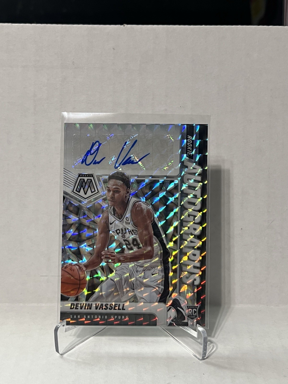 2020-21 Panini Mosaic Devin Vassell Rookie Autographs (AU,RC)