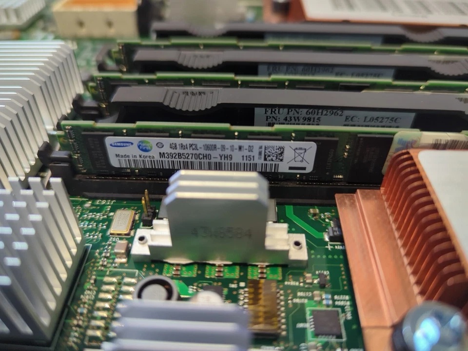 IBM 7870 AC1 HS22 BLADE SERVER 2 Xeon CPU/ 24GB Ram 68Y8186 68Y800 (No Caddy) - - Image 3 of 4