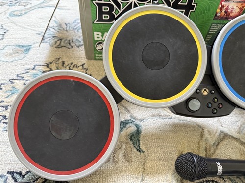 Rock Band 4 Xbox One Wireless Bundle Fender Stratocaster Guitar Drums Mic Game - Picture 4 of 24