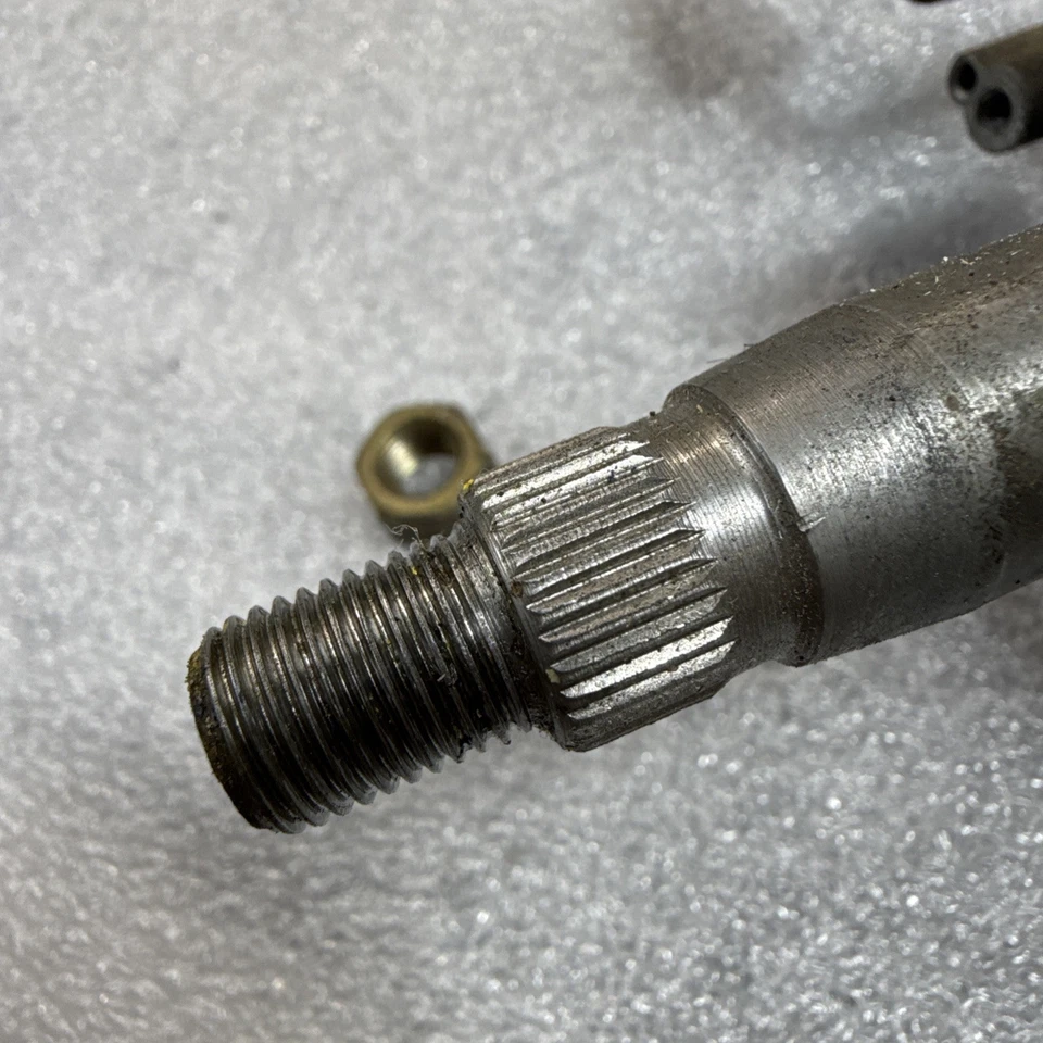 1981-1990 Toyota Land Cruiser FJ60 BJ60 BJ62 HJ60 Steering Column & (Key) Pickup - Image 4 of 4