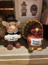 Cracker Barrel Pig and Turkey Salt and Pepper Shaker Set 2025 Thanksgiving Fall