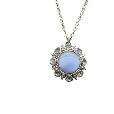 VTG Avon  Moon Magic  Blue Cabochon Rhinestone Pendant Chain Necklace