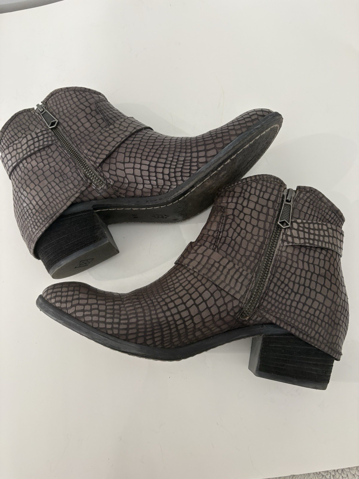 Western DONALD J PLINER Python-Embossed Leather Z… - image 4