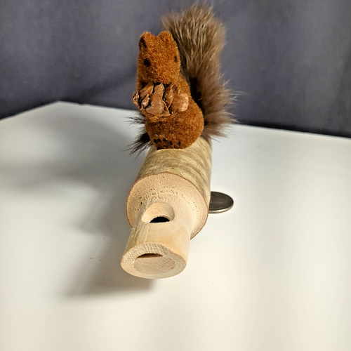 Flauta de madera tallada silbato ardilla en abedul rama corteza madera juguete musical - Imagen 7 de 15