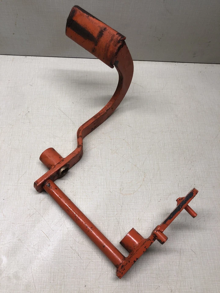 Conjunto de pedal de freno LH cuadro de tractor Allis Chalmers 616 Power Max Foto 2 de 4