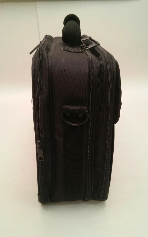 Maletín de transporte negro para computadora portátil 020B Kensington lado blando Foto 4 de 4