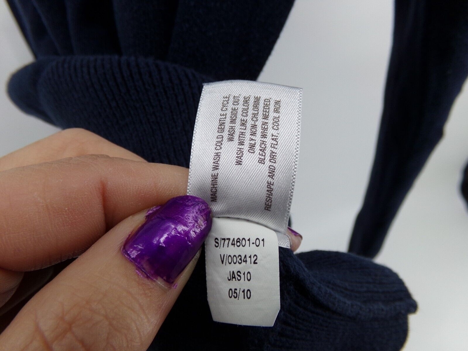 Old Navy Men's Basic Solid Crew Neck Long Sleeve … - image 4