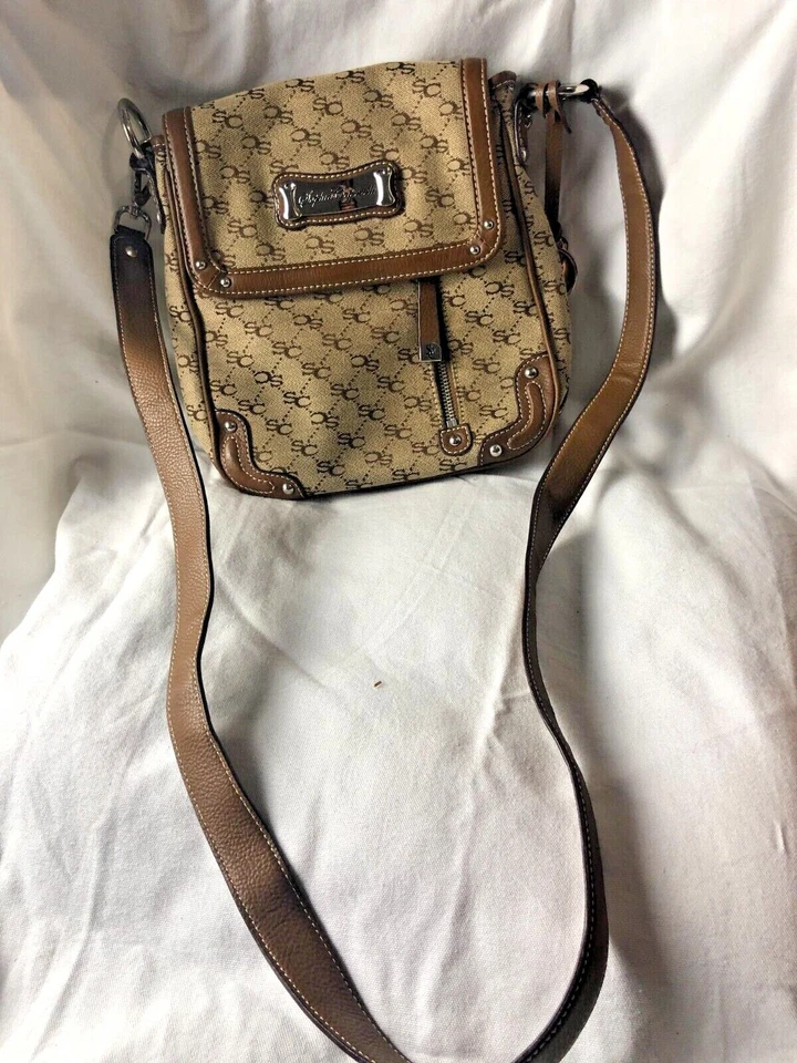 Bolso Bandolera Sophia Caperelli Cartera Firma Tela Borde Marrón Plateado Herrajes Foto 2 de 4