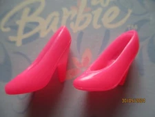 BARBIE DOLL / PAIR OF SHOES: BOOTS, PUMPS ....... (2511)