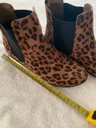 Boots Womens 6.5 Leopard Print Faux Suede Ankle Booties flat - Picture 2 of 6