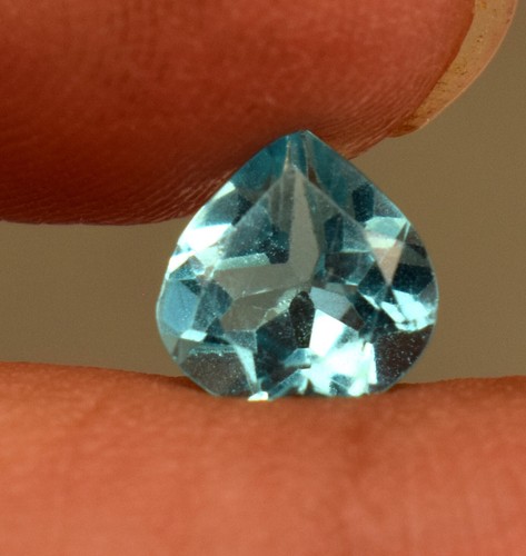 Piedra preciosa de apatita azul verdoso natural certificada 1,05 quilates corte corazón suelta - Imagen 4 de 5