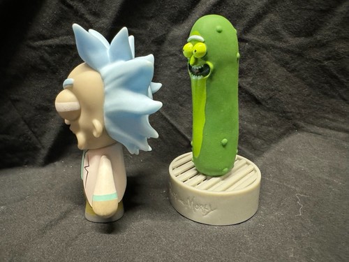 Rick and Morty: Talking Pickle Rick & 3.5" Angry Rick Mini Figure 1/24 Kidrobot - Picture 2 of 7