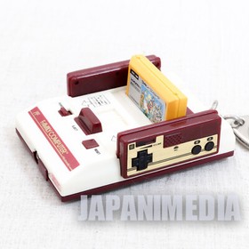 (JUNK ITEM) Nintendo Family Computer Super Mario Cassette Figure KeyChain NES