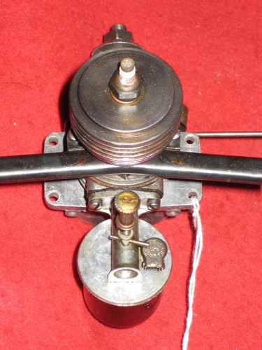 EX PREWAR VINTAGE 1940 HERKIMER OK 49 GAS SPARK MODEL AIRPLANE ENGINE wEXHAUST - Picture 4 of 4