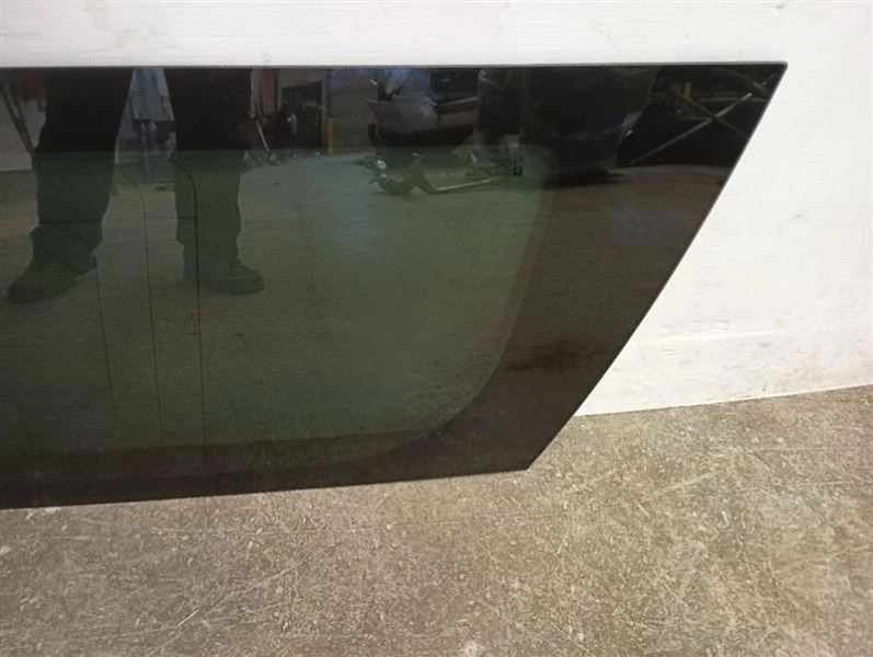 Passenger Right Quarter Glass from 2007 GMC Yukon Denali XL 10298084 Foto 4 de 4