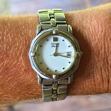 Citizen Elegance Mens Quartz Dress Watch Whit...