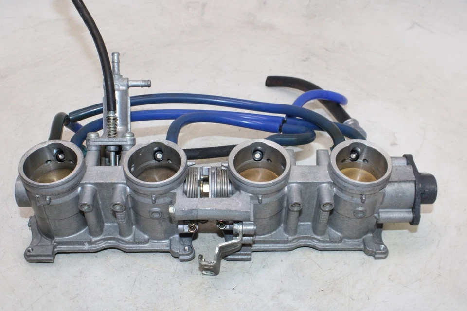 Honda CBR900RR 2000 OEM inyectores de combustible principales/cuerpos del acelerador Foto 3 de 4