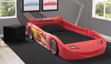 Disney/Pixar Cars Lightning McQueen Twin Bed by Delta Children