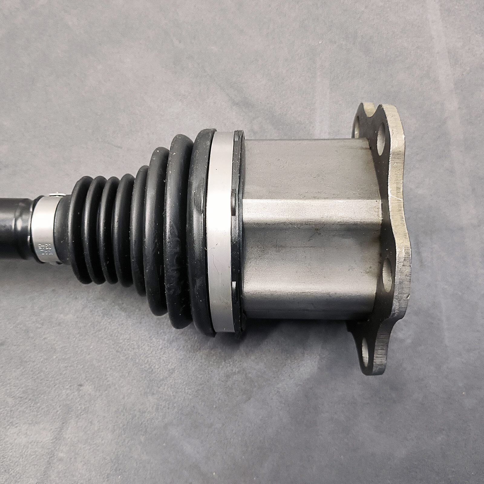 Front Left Axle Shaft 4M0407271G for 2016-20 Bentley Bentayga,20-24 Audi Q8 SQ8