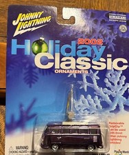 2002 Johnny Lightning Holiday Classic Series 155-06 - 1965 Volkswagen Bus