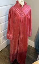 Vintage Gilligan O  Malley Pink Velour Nightgown Ruffle Zip Front XL