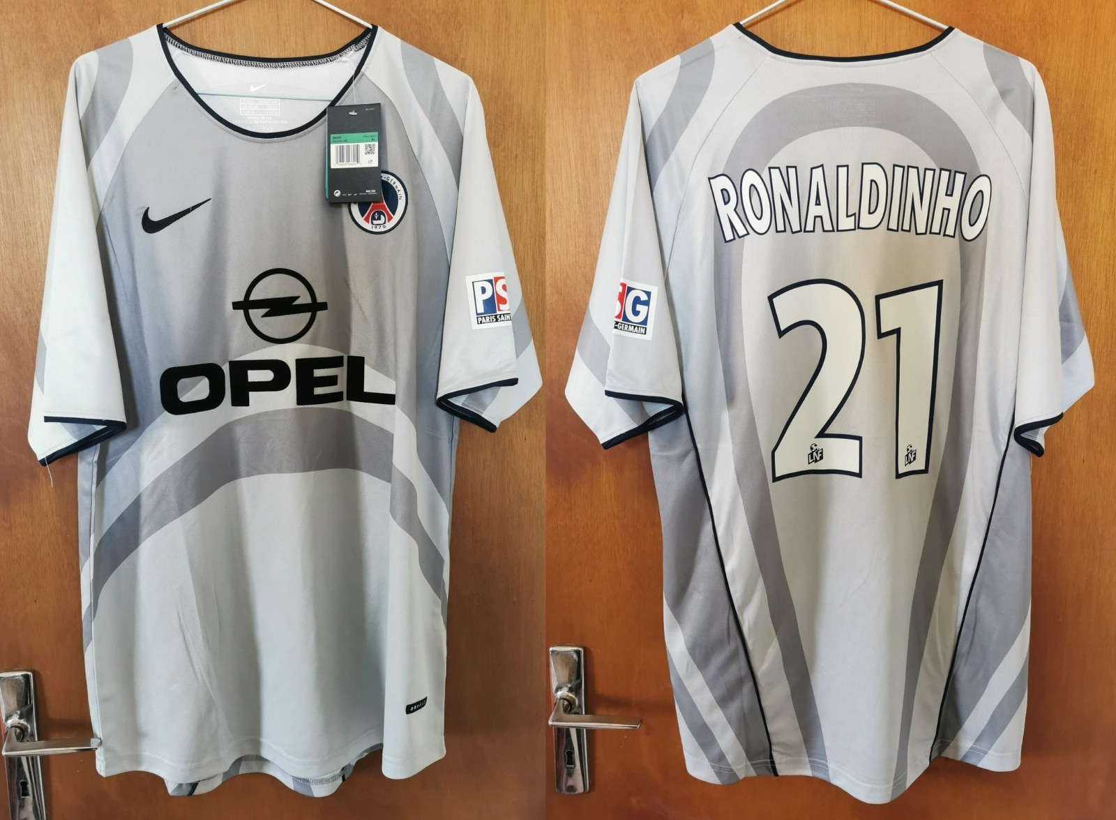 Maillot Retro PSG Paris 2001/02 de Ronaldinho, revivez les frissons des exploits du numéro 21