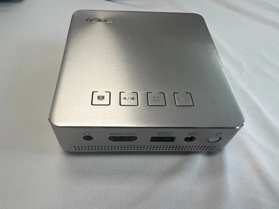 ASUS S1 Portable LED Projector, 200 Lumens, Built-in 6000mAh Battery - Image 3 of 4