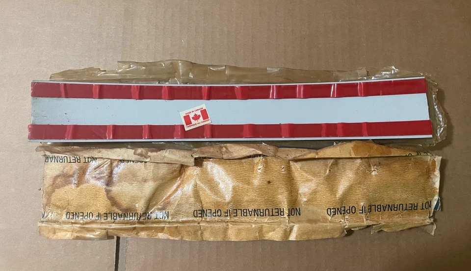 GM CARROCERÍA DELANTERA MOLDURA NOS Nuevo stock antiguo 1981-84 Chevrolet CK 1, 2, 3 15596939 Foto 2 de 4