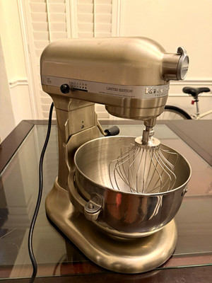 RARE KitchenAid Pro 620 Limited Edition KP26M8XNK Mixer