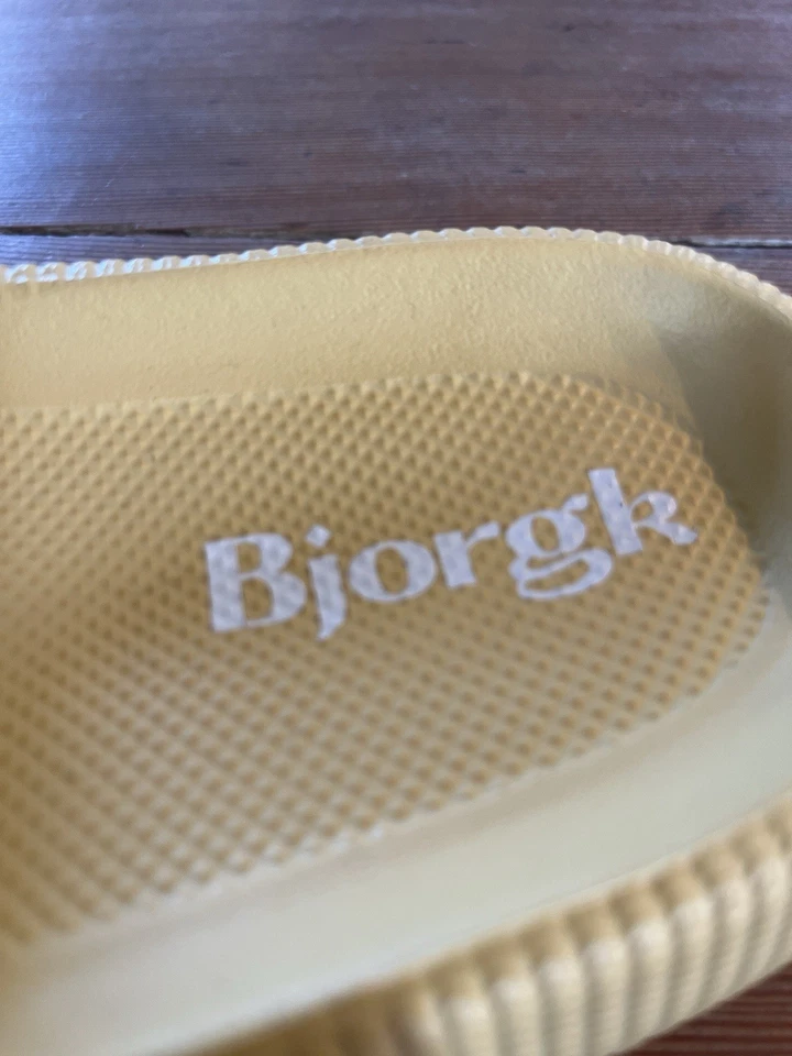 Bjorgk Sliders Yellow Size 6 Women's Brand New In Bag Never Worn - Image 4 of 4
