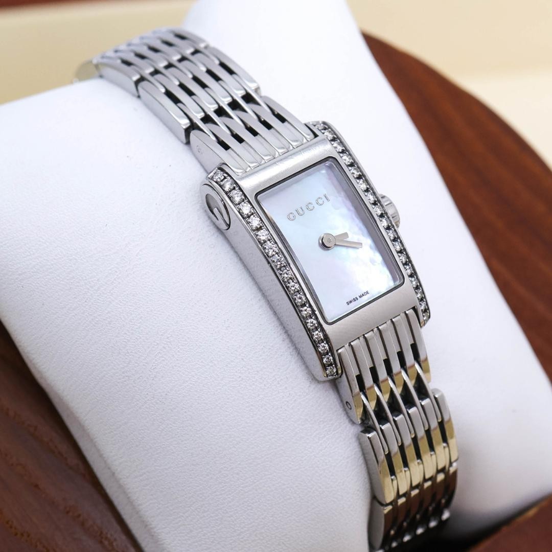 Gucci 8600L Ladies Quartz Watch Silver Shell Dial Diamond Bezel Used Working