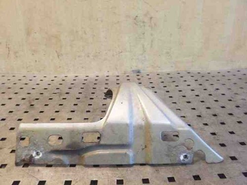 VW TOURAN 1T1, 1T2 Kotflügelhalter vorne rechts 1T0821136 1.6 Benzin 26155502