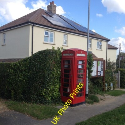 Photo 6x4 Now a book exchange! Frog End/TL4052  c2015