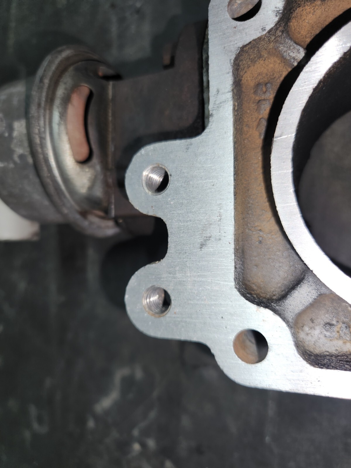 1993 1994 1995 Ford Lightning GT40 5.0 5.8 65mm Intake Manifold EGR