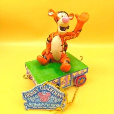 Disney Showcase Collection Enesco Tigger 4043658 Tigger -Age 4