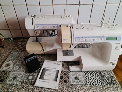 Nähmaschine Privileg 3120d Und Ein Ersatzteilträger