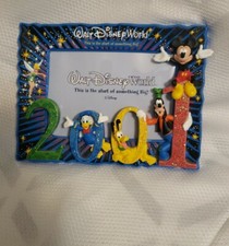Walt Disney World 2001 ,5 character picture frame Mickey Mouse
