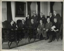Foto de prensa de 1932 Walker preside una reunión de grupos de bienes raíces contribuyentes - nee61358