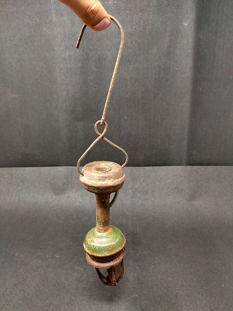 Vintage Iron Lamp Mechanical Bulb Holder Hanging Lamp Holder Old
