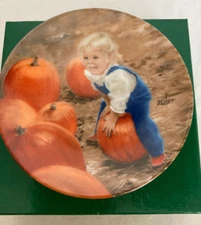 Mini collectors plate " My Pumpkin" by Donald Zolan