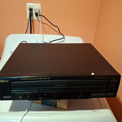 Teac PD-D1500 Compact Disc Multi Player Black 12W 5-Disc Changer Digital Audio