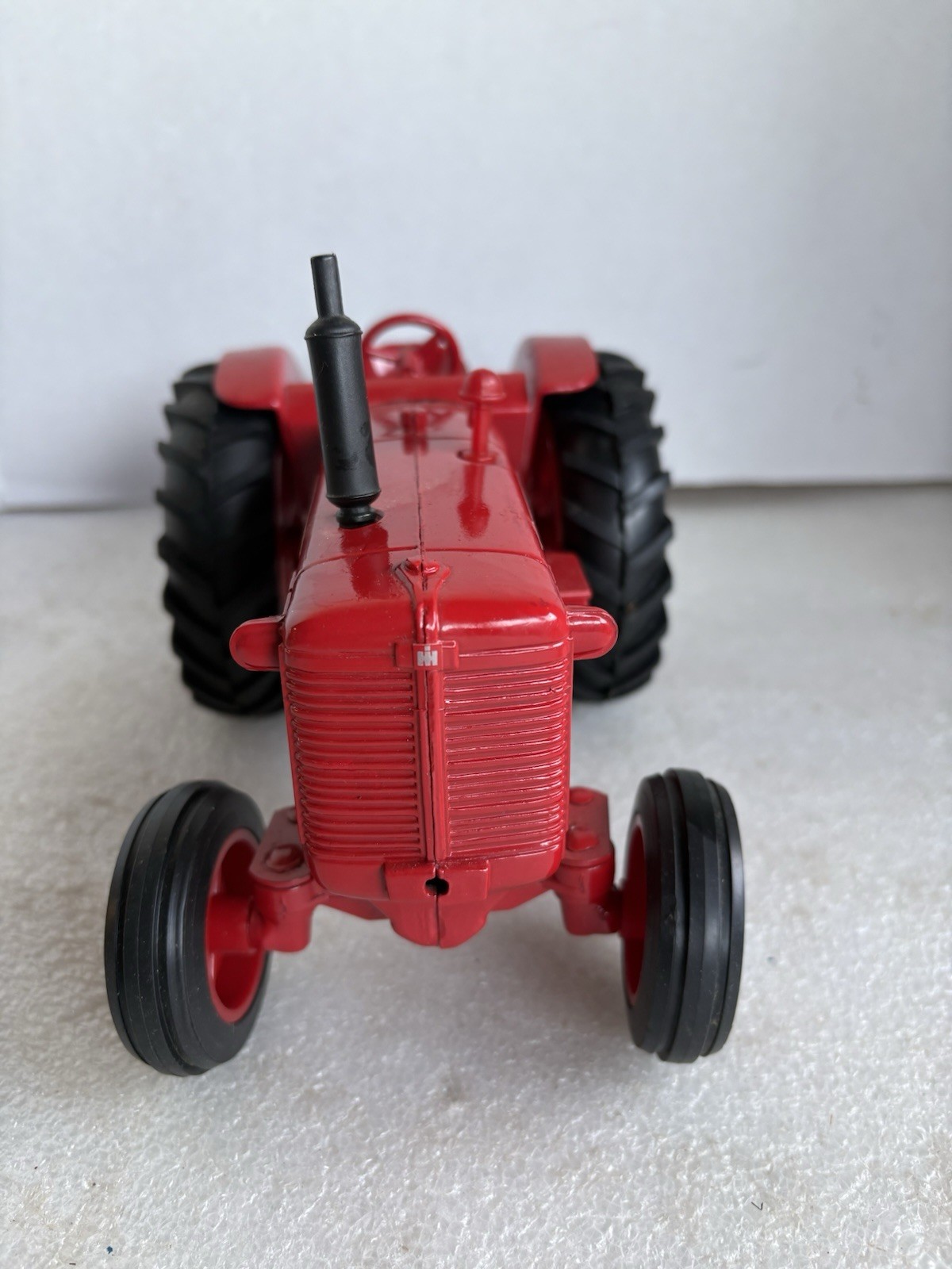 Ertl International 600 Diesel Tractor, Diecast 1/16 USA thumbnail 4