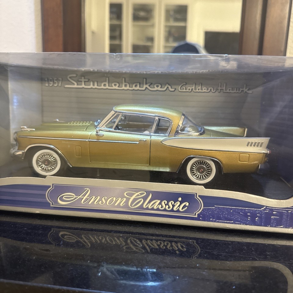 Miniature Anson 1/18 – Plymouth Fury 1957 – Blanche – Réf 30398 – Occasion – Collection