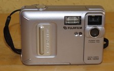 FujiFilm MX-1200 1.3MP Digital Camera w/Memory Card TESTED GOOD