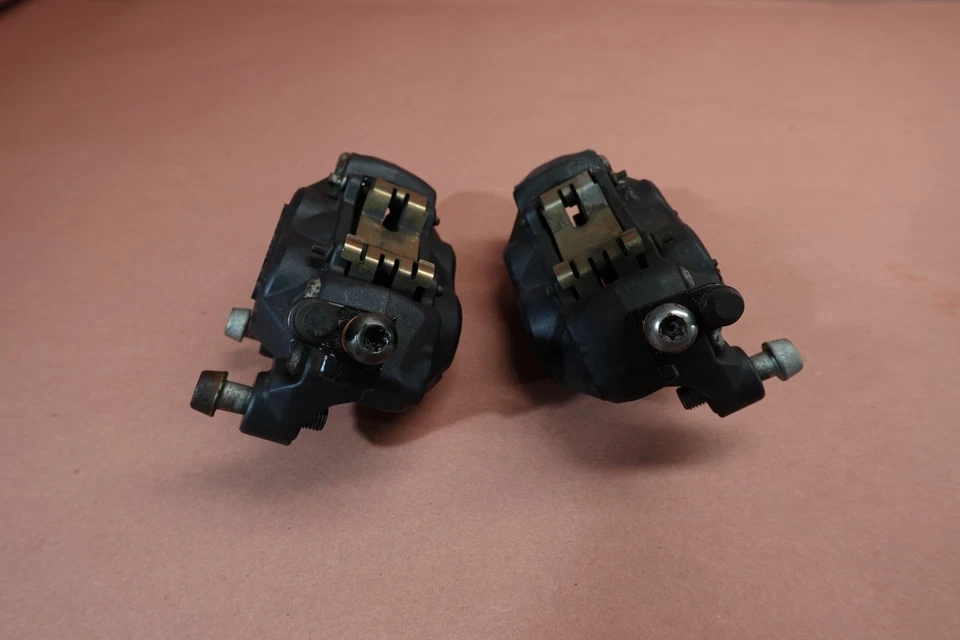 Juego de pinzas de freno delanteras Brembo BMW F800 F800ST 2006-2013 Foto 2 de 4