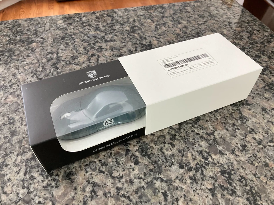 PORSCHE DESIGN NEW & UNUSED WIRELESS 60 YEARS OF PORSCHE 911 COMPUTER MOUSE. NIB - Image 3 of 4
