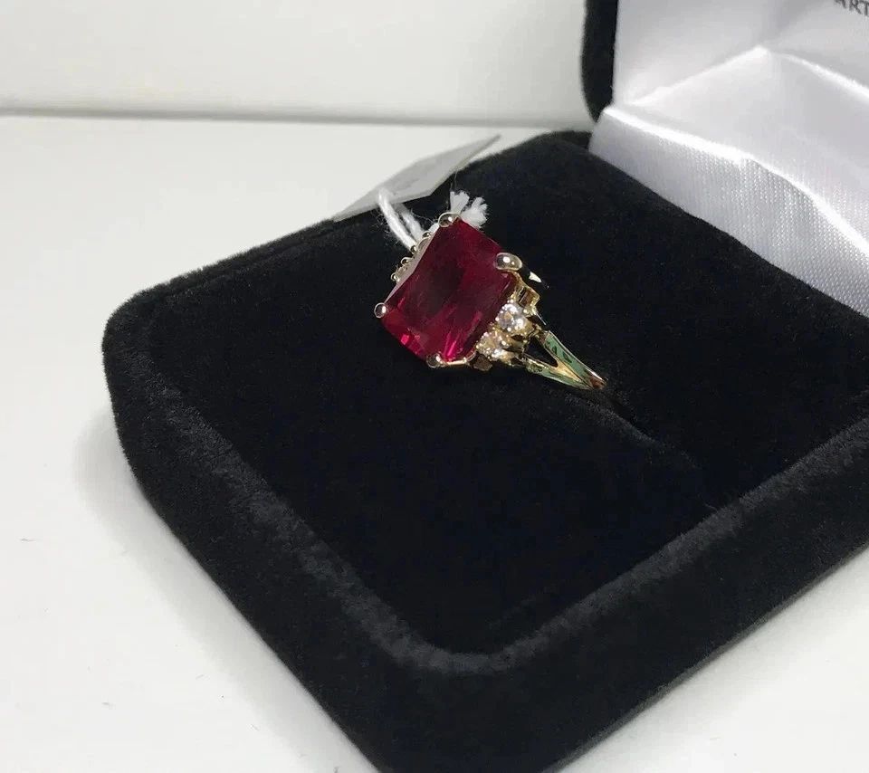 5.28Ct Natural Ruby with Diamond Engagement Ring in Solid 18K Yellow Gold 6/7 - Image 3 of 4