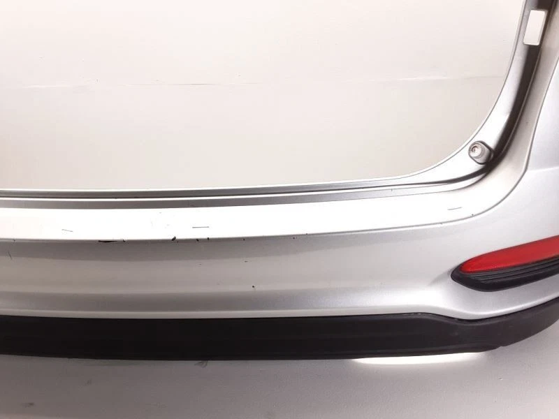 Parachoques trasero KIA SORENTO 19-20 sin asistencia de estacionamiento  Foto 4 de 4