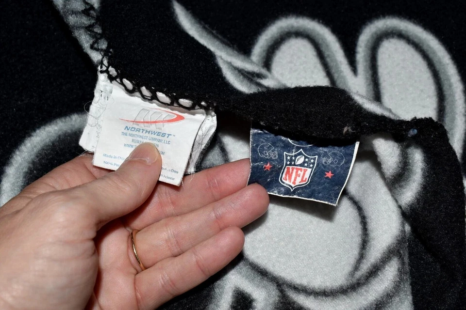 Manta polar E8 36x48 Disney Mickey Mouse NFL Fútbol ACEROS Foto 4 de 4