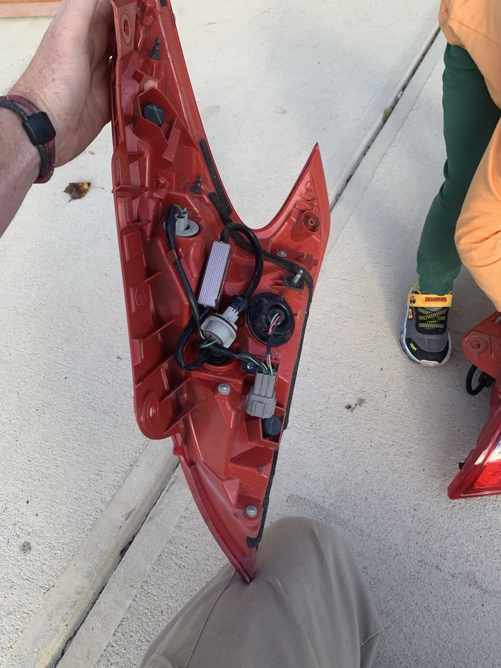 Juego de luces traseras izquierda derecha Nissan 370z 2011 OEM genuinas usadas Foto 4 de 4